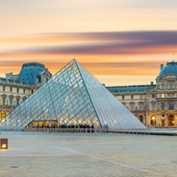 a picture of the louvre